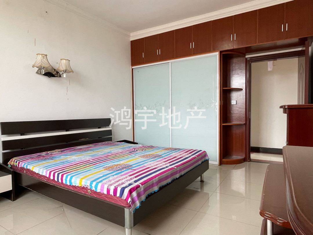 伟业公园路小区,中心楼栋，交通便利，精装3室2厅3卫，大户型，陪读安家的优选7