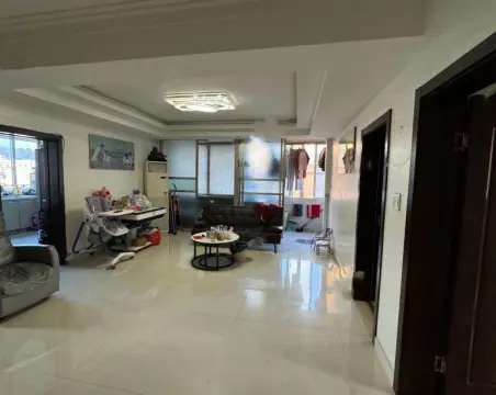 县前社区3室2厅2卫普通