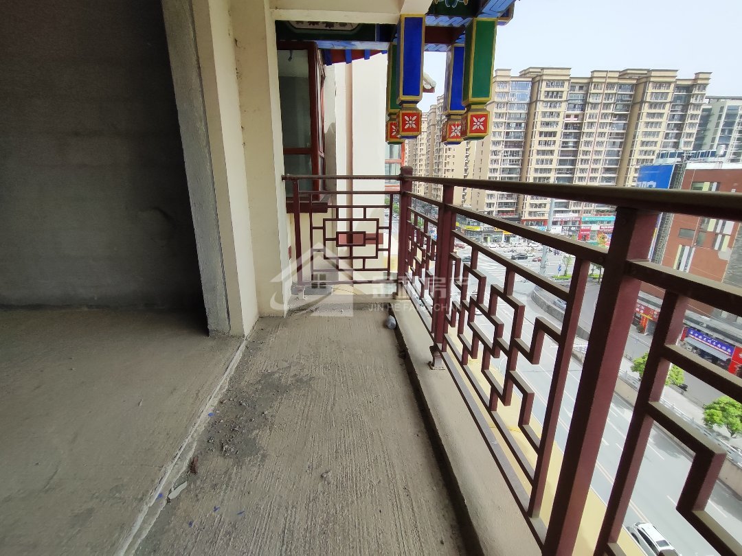 施南古城,顶层复式带露台随时看房8