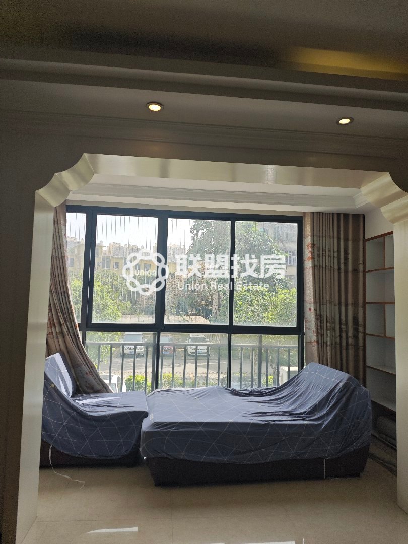 七里香江小区3室2厅2卫朝南普通出租11