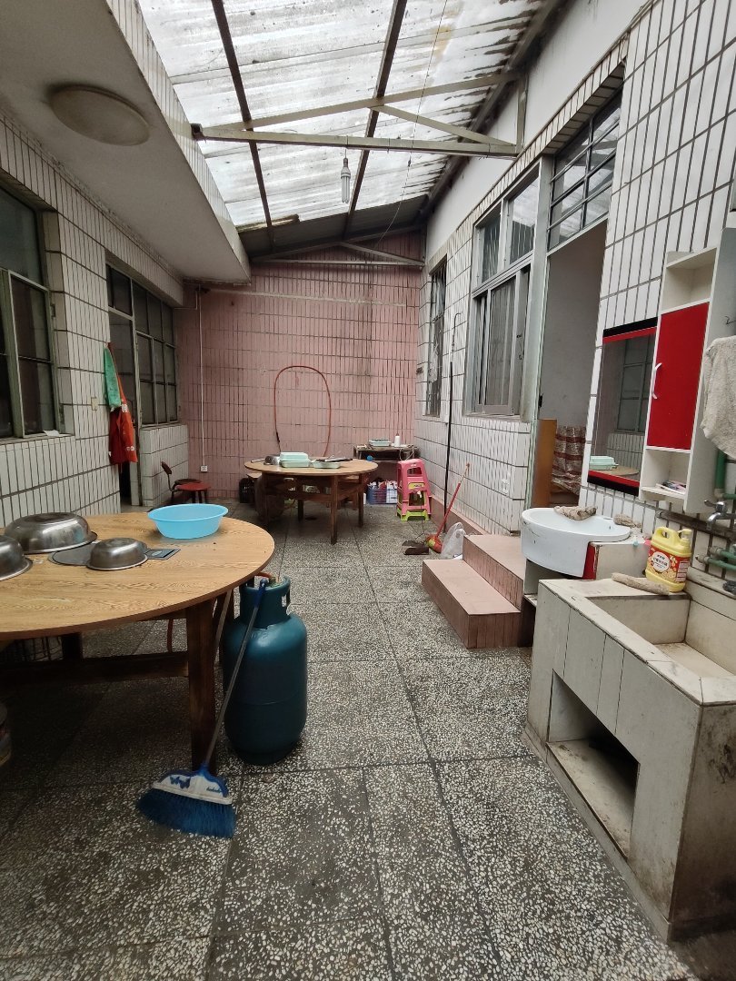麒麟区城中普通5室2厅1卫二手房出售7