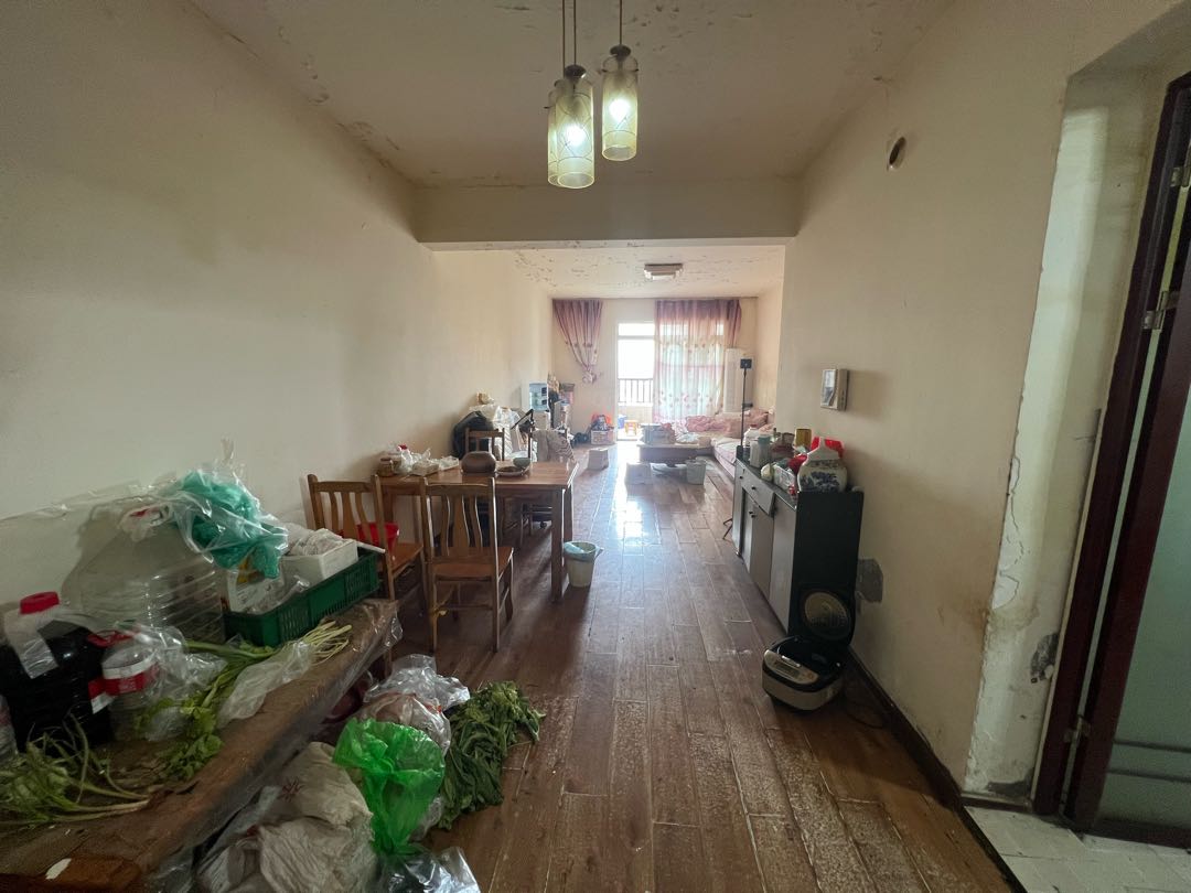 高新区旁珠江路地铁口大套二出售 。交通便利。户型好-阳光地中海二手房价