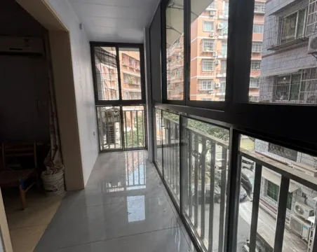 桂仙公寓2室2厅1卫毛坯
