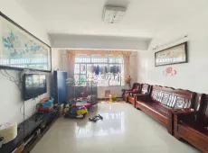 高州市|赐宝巷3室2厅1卫出售