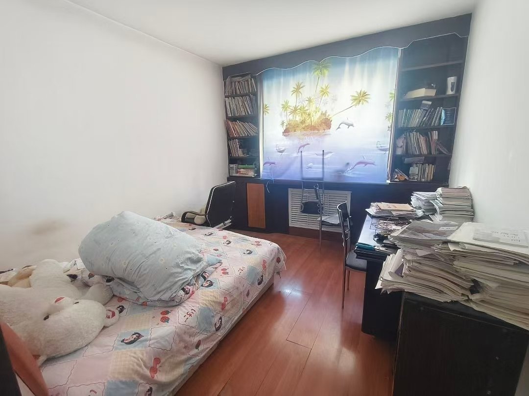 9号区,9号区  3楼  2室2厅 带地下室5
