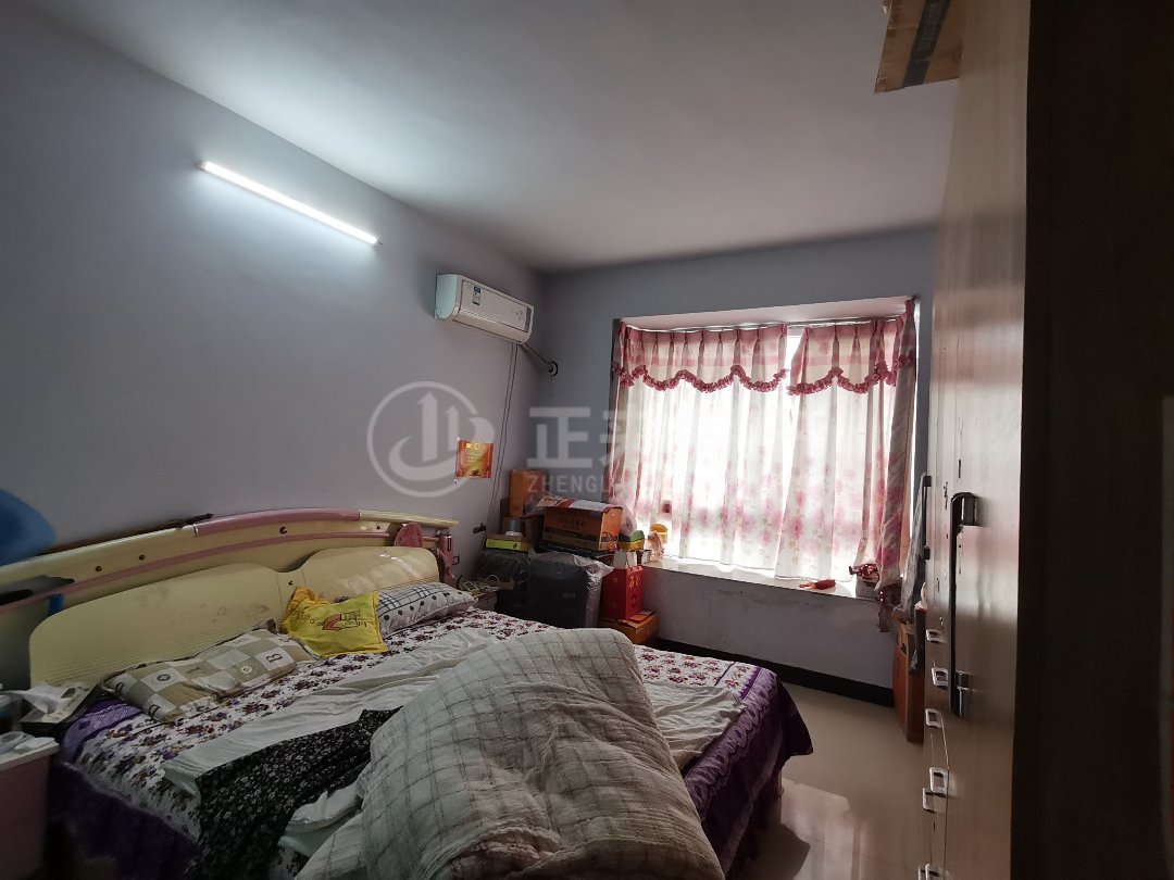 东城一品,交通方便东城一品3室2厅2卫2阳台业主急租5