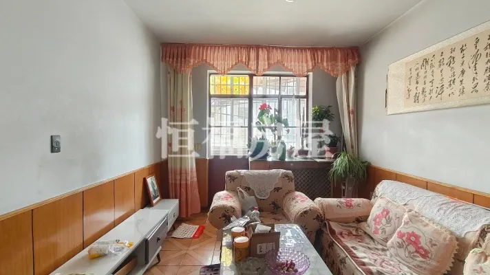 经典同仁医药公司2室1厅1卫1阳台！精装修！两证齐全！