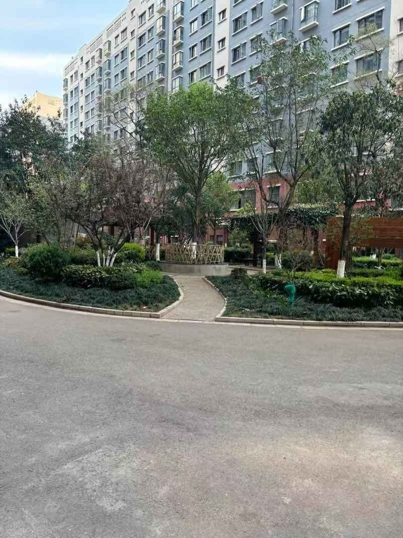 麒麟区东片区毛坯3室2厅2卫二手房出售15