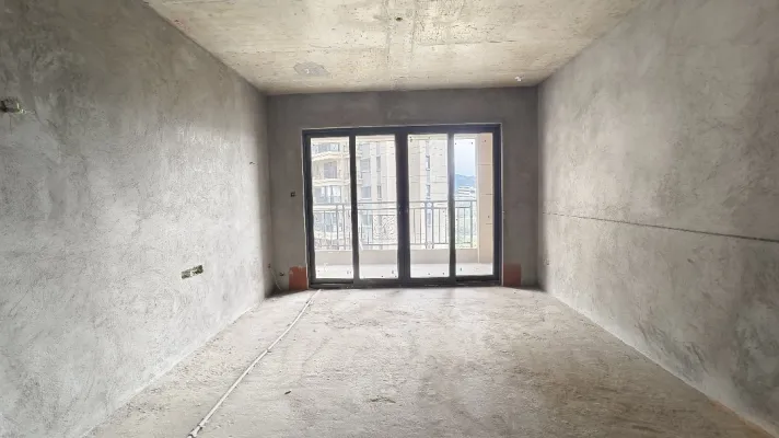 3室2厅2卫2阳台124㎡,阔绰客厅,超大阳台