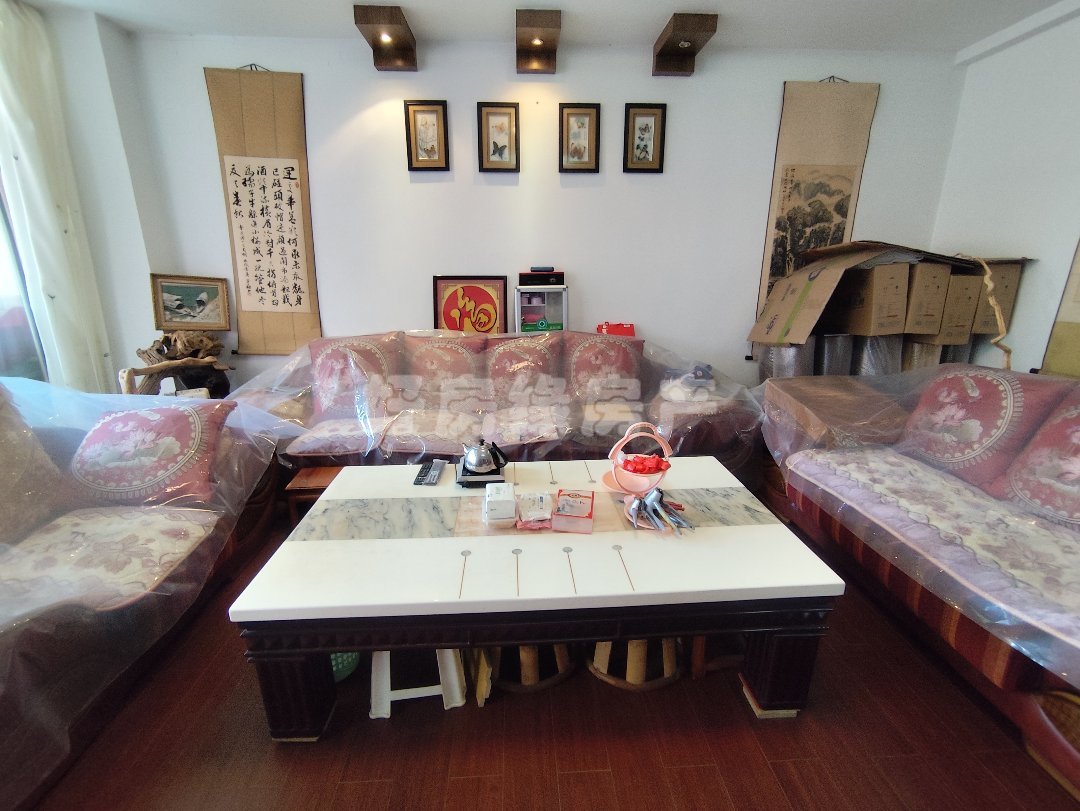 金瓯园纯板房，户型3室2厅2卫1阳台急售！-金瓯园二手房价