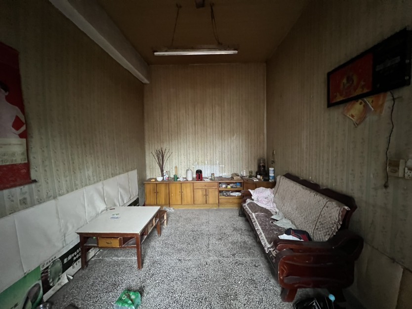 受降路东段,受降路东段，鹿港小镇对面独院出售6