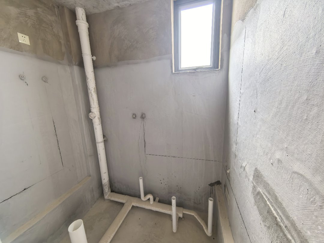 麒麟区东片区毛坯4室3厅2卫二手房出售7