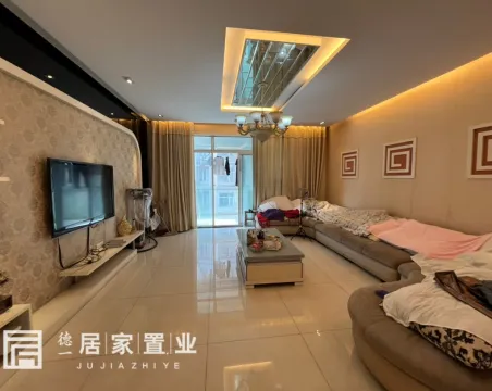 雅乐居4室2厅2卫朝南精装