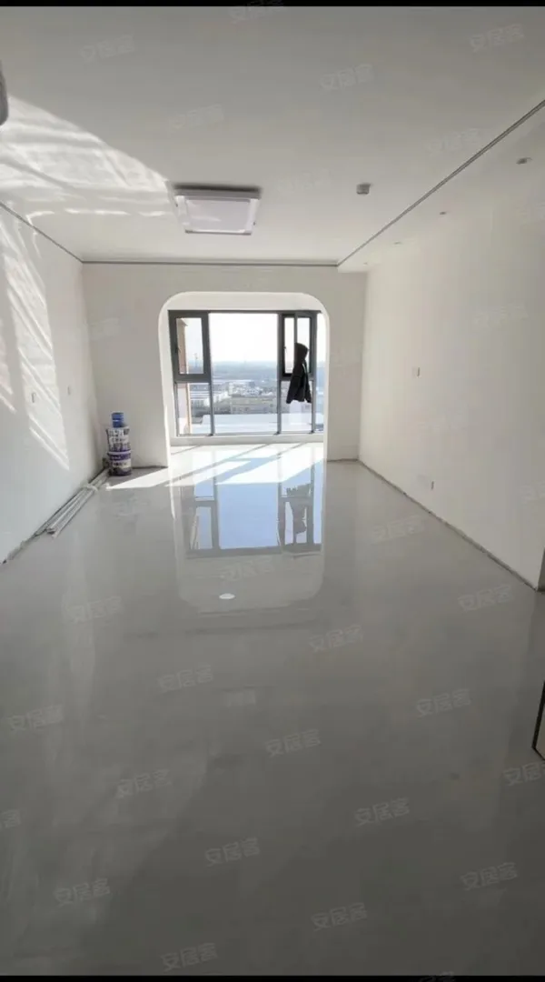 经典天鑫丽水湾3室2厅2卫1阳台！精装修！两证齐全！