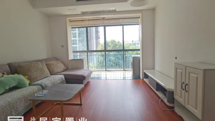 万和国际108.62㎡3室2厅2卫1阳台精装南，全屋暖气