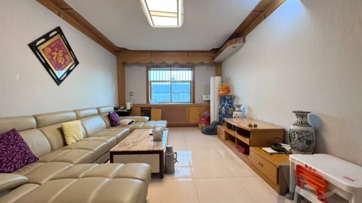 3室临渭区法院家属院，家电齐全，拎包入住