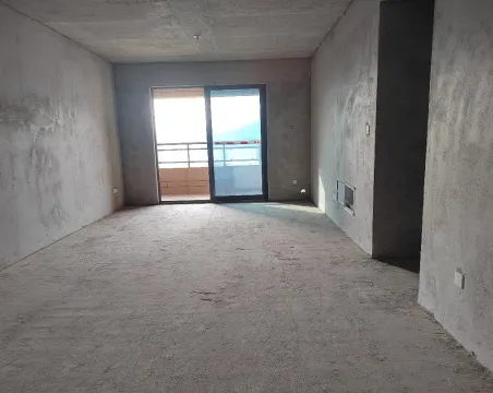 鸿宇时代3室2厅2卫毛坯