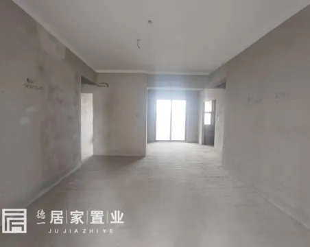 御珑国际4室2厅2卫毛坯
