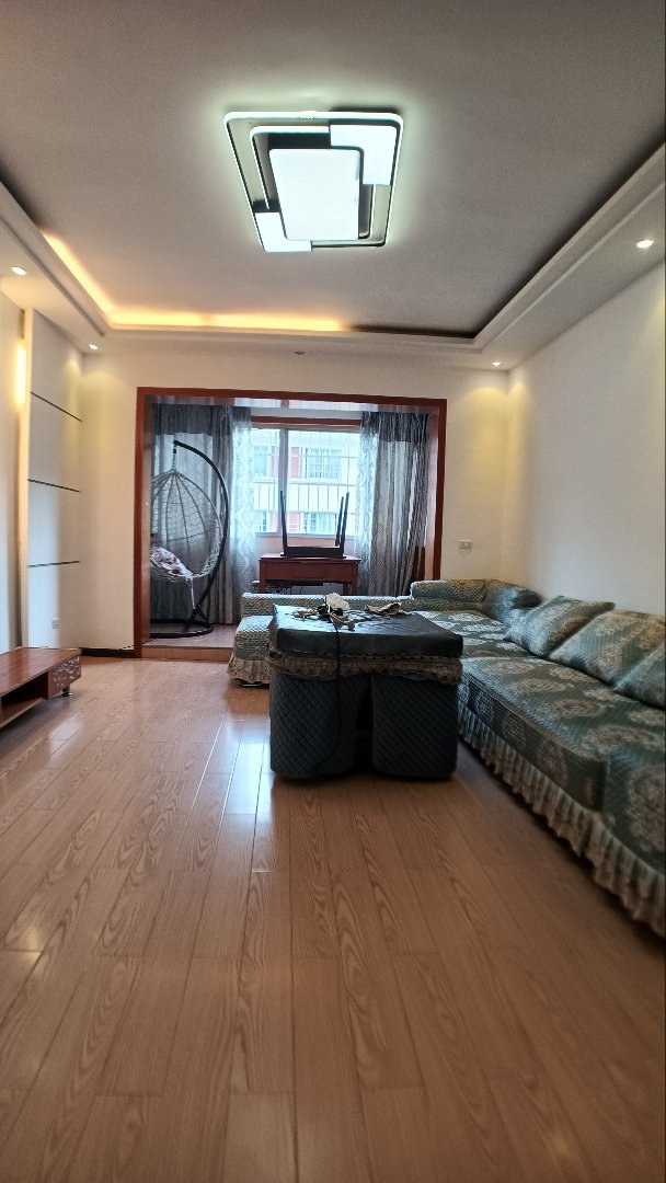 金龙农贸市场，精装四楼二卫高品质居住体验，让您的生活更加精彩-金龙农贸市场二手房价