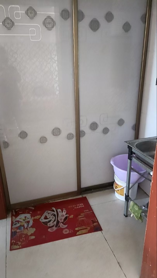和谐丁香园南区,丁香园南区88平电梯房急租可半年付800/月包上网费租户转租5