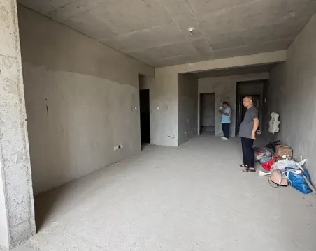 鸿宇时代3室2厅1卫毛坯