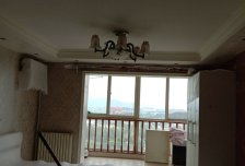 3室2厅2卫1阳台11000元/月,环境幽静,居住舒适