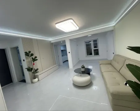 鸿福名城3室2厅1卫朝南北精装