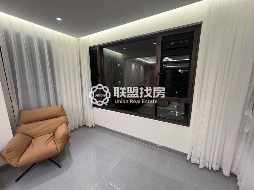 吾悦和府,高铁站旁吾悦和府三期130平4房2厅2卫送车位出售12
