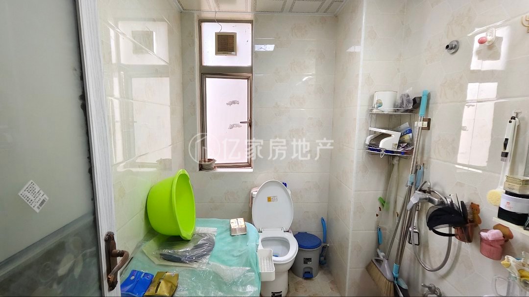 容县城北精装3室2厅2卫二手房出售3