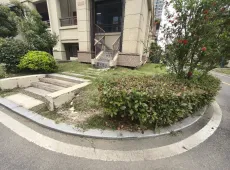 连云区|金辉优步花园一期5室3厅2卫出售