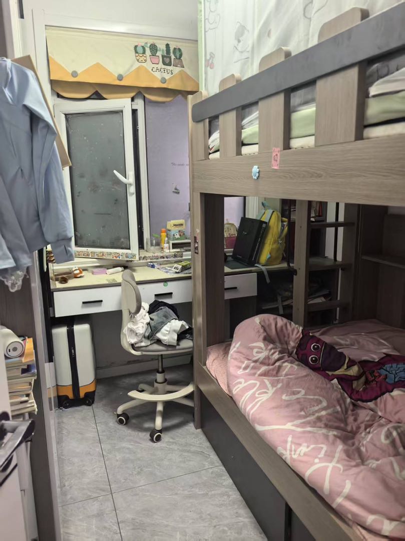 壹号院,拎包入住，带家具家电，有车位另算，可以满五过户7