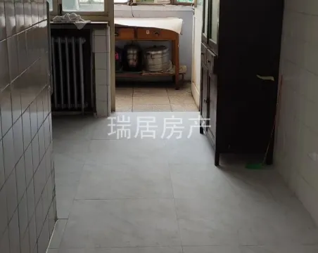 兰新街2室2厅1卫朝南北普通