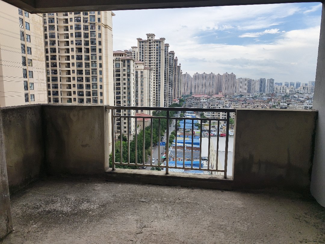 玉州区玉州毛坯4室2厅2卫二手房出售10