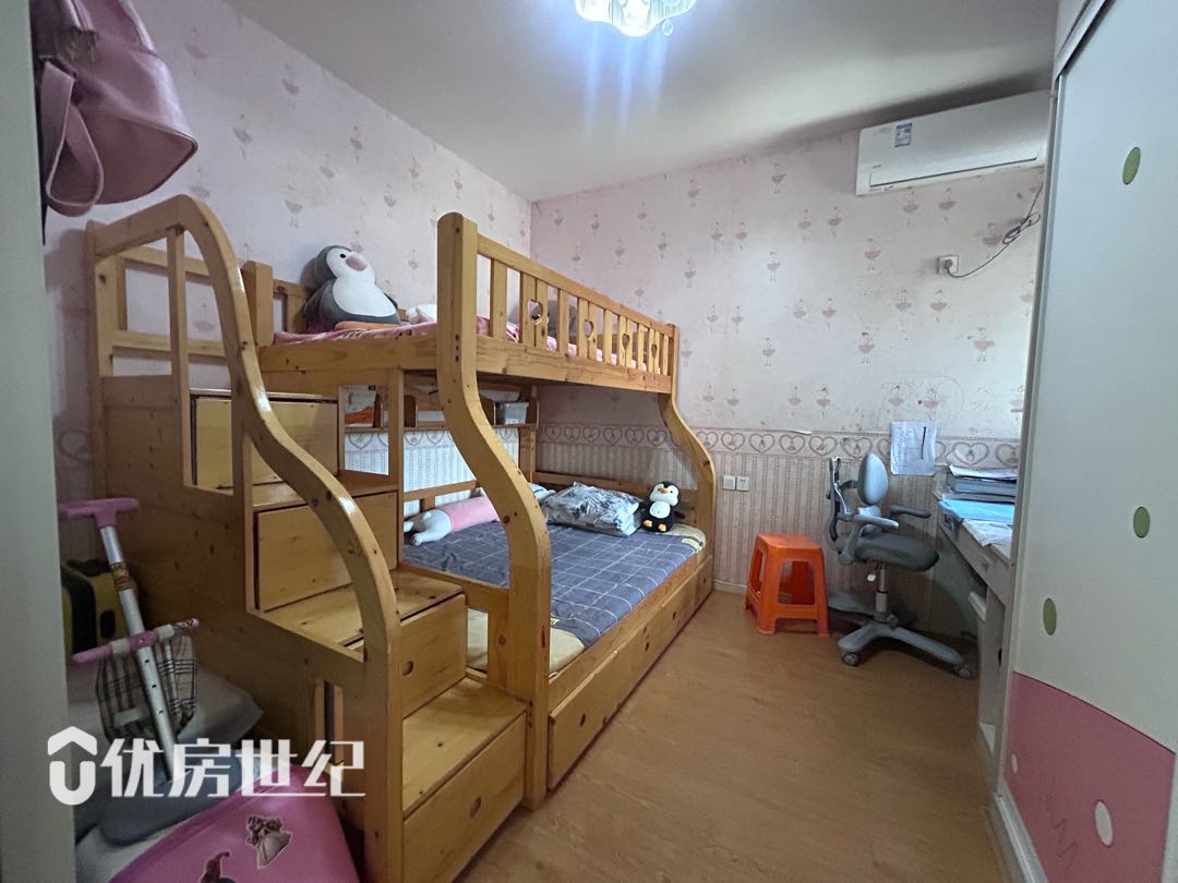 华景嘉园,华景家园116平 3-2-2-2精装 135万7