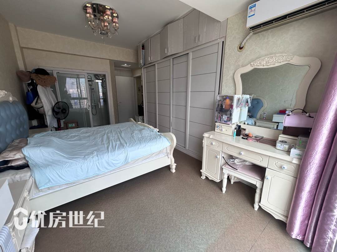 华景嘉园,华景家园116平 3-2-2-2精装 135万9