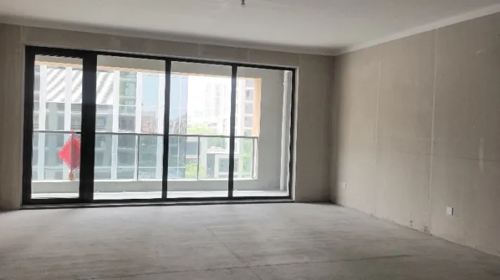 精品好房，楼层好，视野广，绿城凤栖海棠4室2厅2卫2阳台！