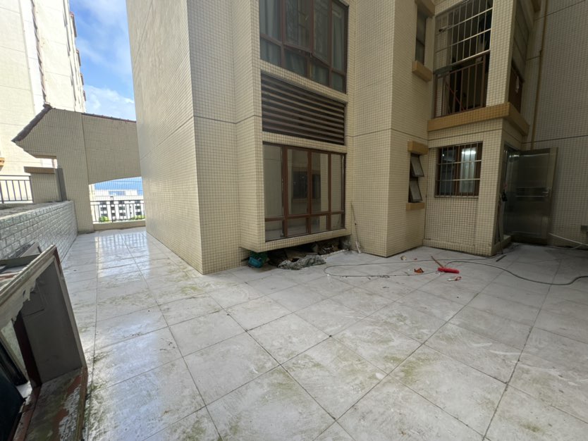 阳春市城北精装3室2厅2卫二手房出售9