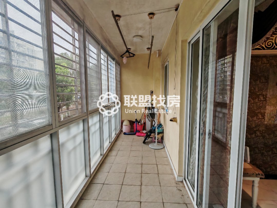 港北新苑,周边配套设施齐全,性价比超高港北新苑，楼中楼带28平车库3