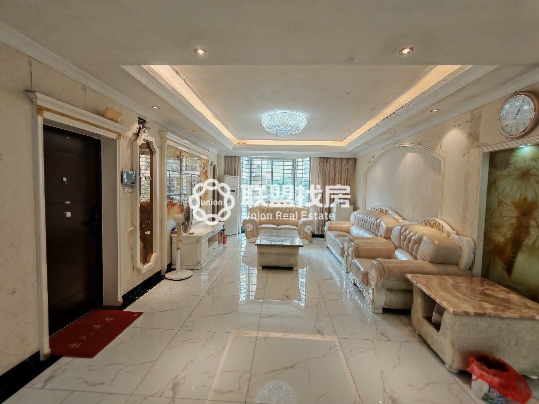 港北新苑,周边配套设施齐全,性价比超高港北新苑，楼中楼带28平车库5