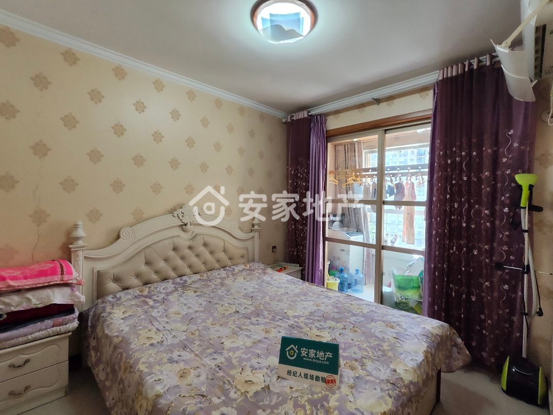 学苑花都,精装3室2厅1卫1阳台南北通透，交通便利，舒适宜居3