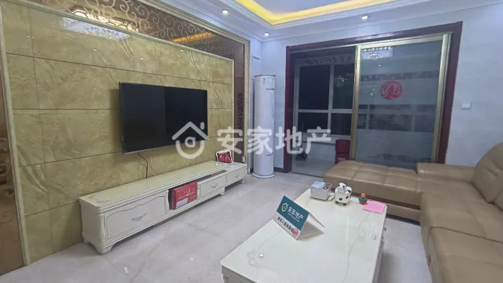 左岸凰城101㎡3室2厅1卫1阳台，精装短住 好房不等人