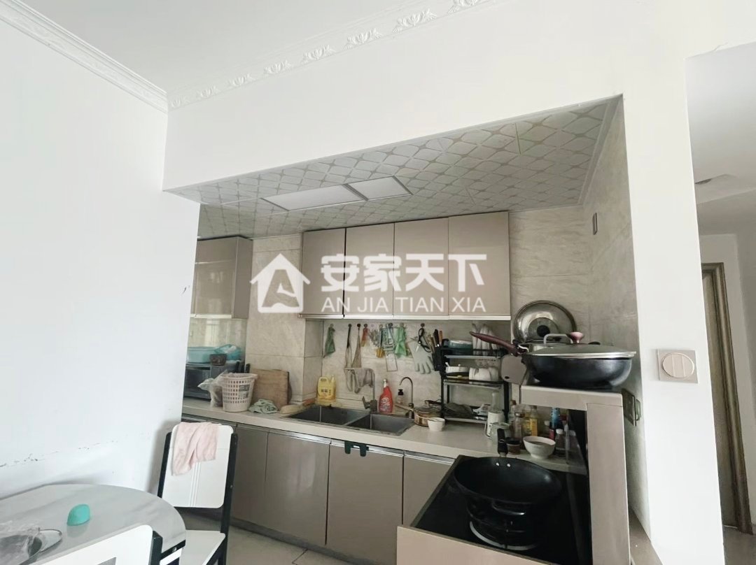 岑王老山,岑王老山，两房两厅，免费停车，仅售39.9万2