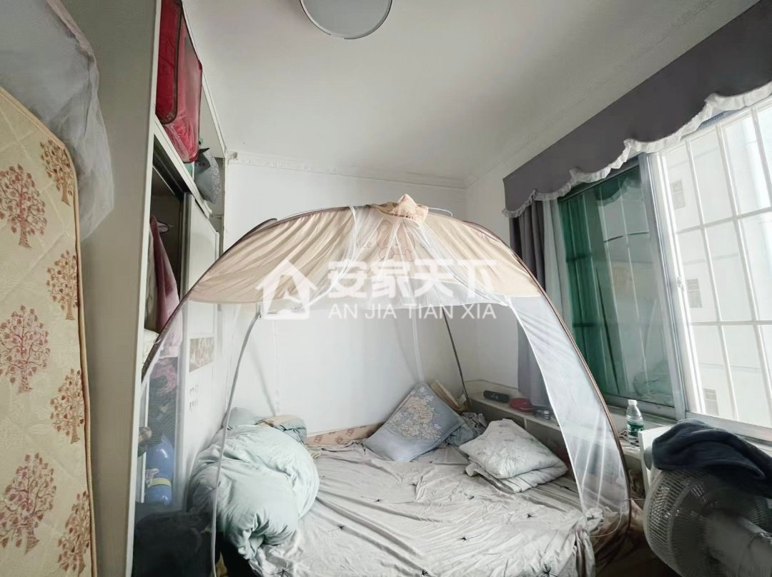 岑王老山,岑王老山，两房两厅，免费停车，仅售39.9万3