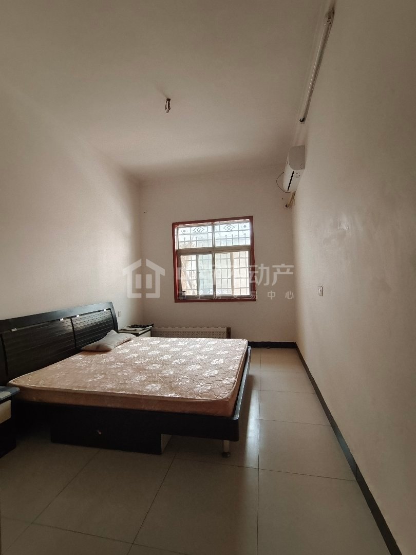 育才街青峰西路3室2厅2卫0阳台，干净整洁，看房提前预约-育才街青峰西路二手房价