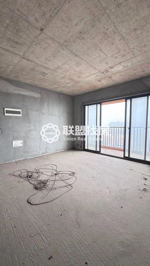 毛坯大三房南北通户型，采光通风良好，享受无限阳光生活