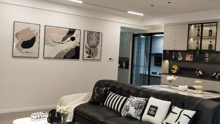 白房子横厅 密码锁，价格可大刀