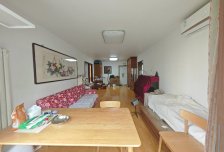 远洋山水北区，不临街通透两居独门独户首出租