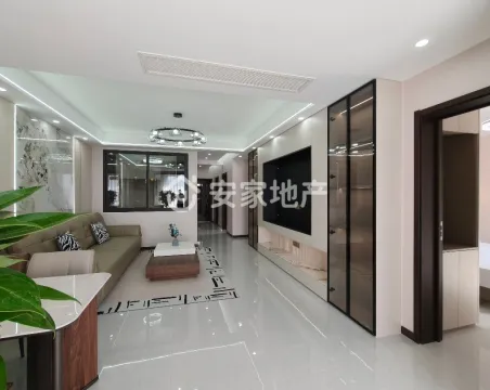 金磊凤凰城3室2厅1卫朝南精装