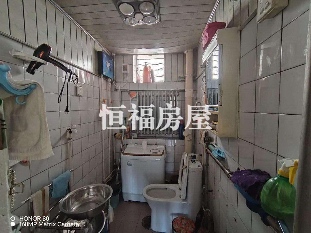 东中家属院,东中家属院两室两厅一卫  简装修带家具  可按揭5