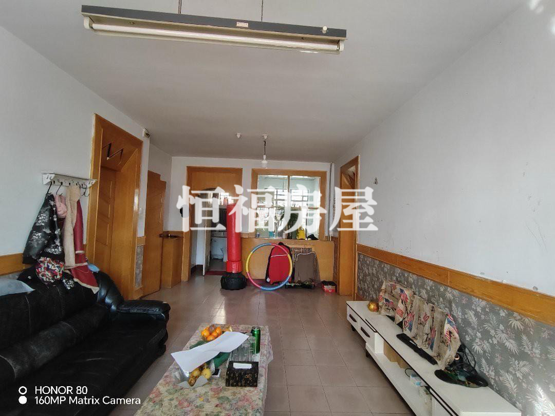 东中家属院,东中家属院两室两厅一卫  简装修带家具  可按揭6